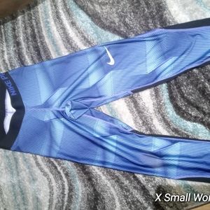 Nike small leggings